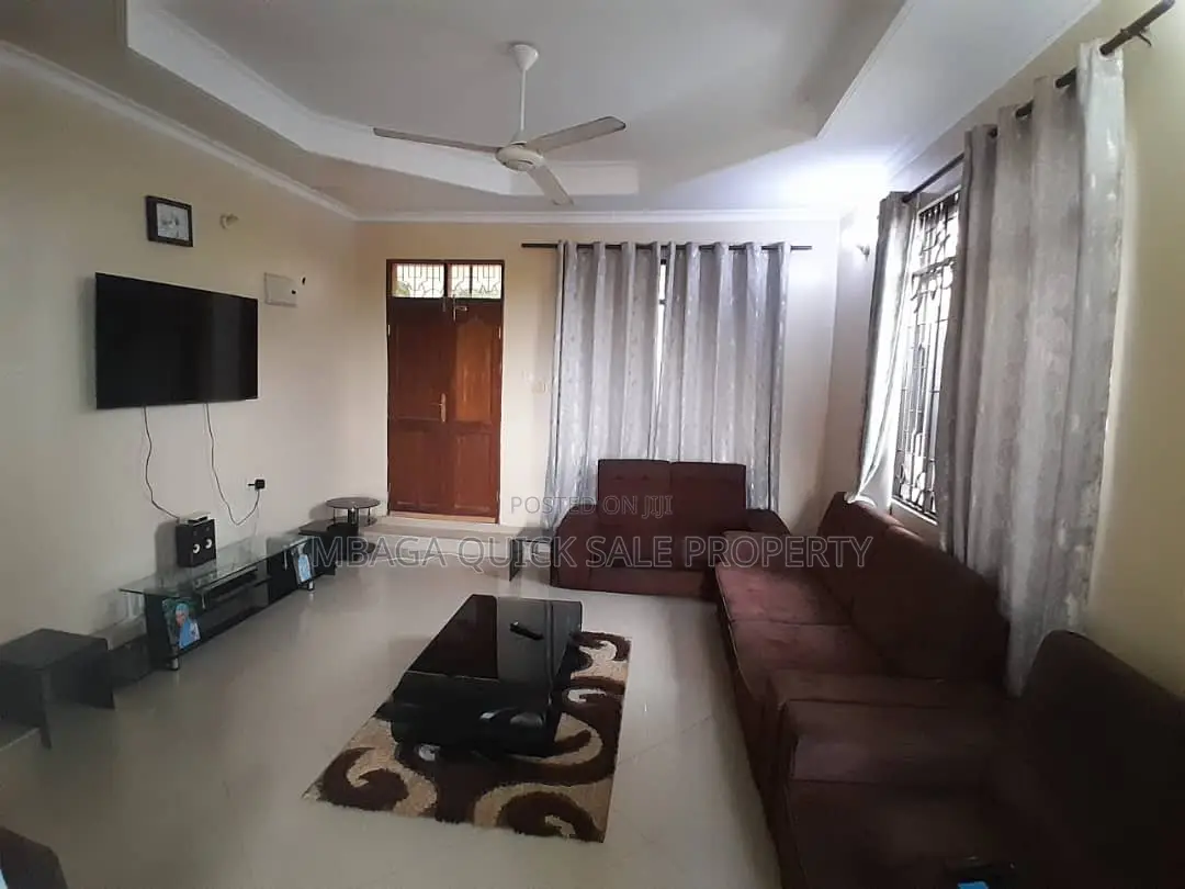 3bdrm House in Goba Center for sale