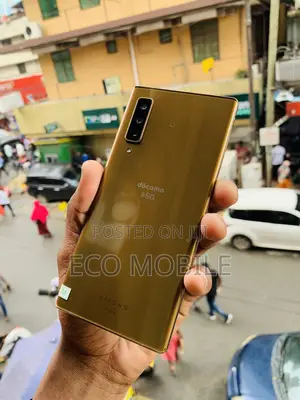 Fujitsu Arrows NX9 F-52A 128 GB Gold