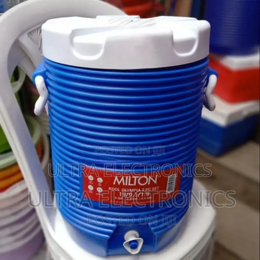 Best Quality Material Cooler Box/Deli/Icebox Yenye Lita 22