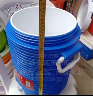 Best Quality Material Cooler Box/Deli/Icebox Yenye Lita 22