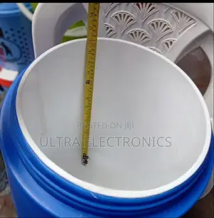 Best Quality Material Cooler Box/Deli/Icebox Yenye Lita 22