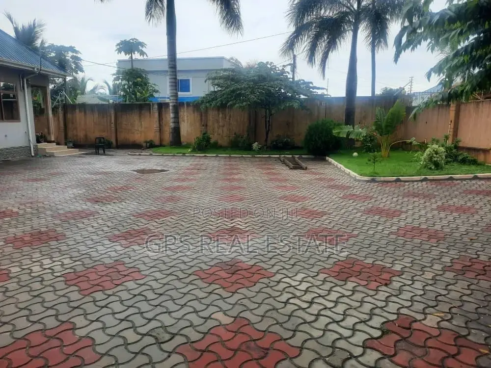 3bdrm House in Tuangoma, Kigamboni for sale
