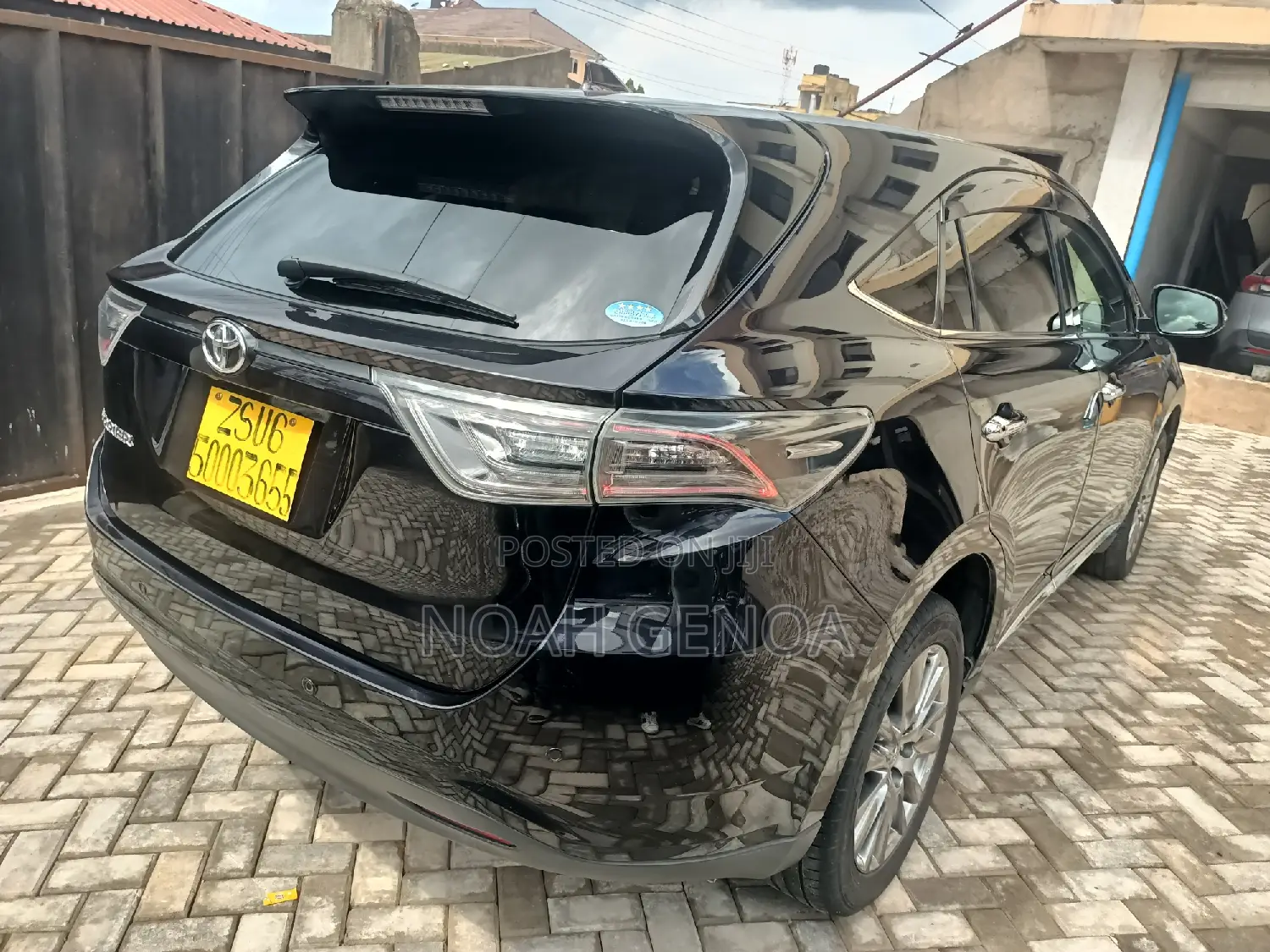 Toyota Harrier 2.0 2014 Blue