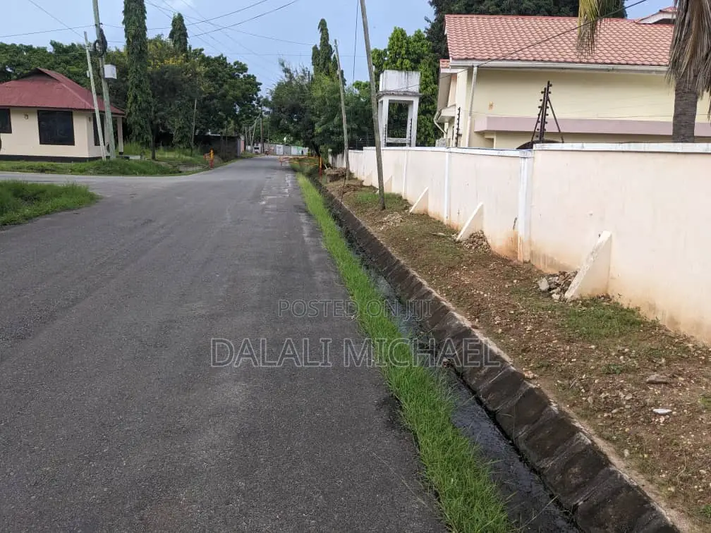 4bdrm House in Mikocheni for rent