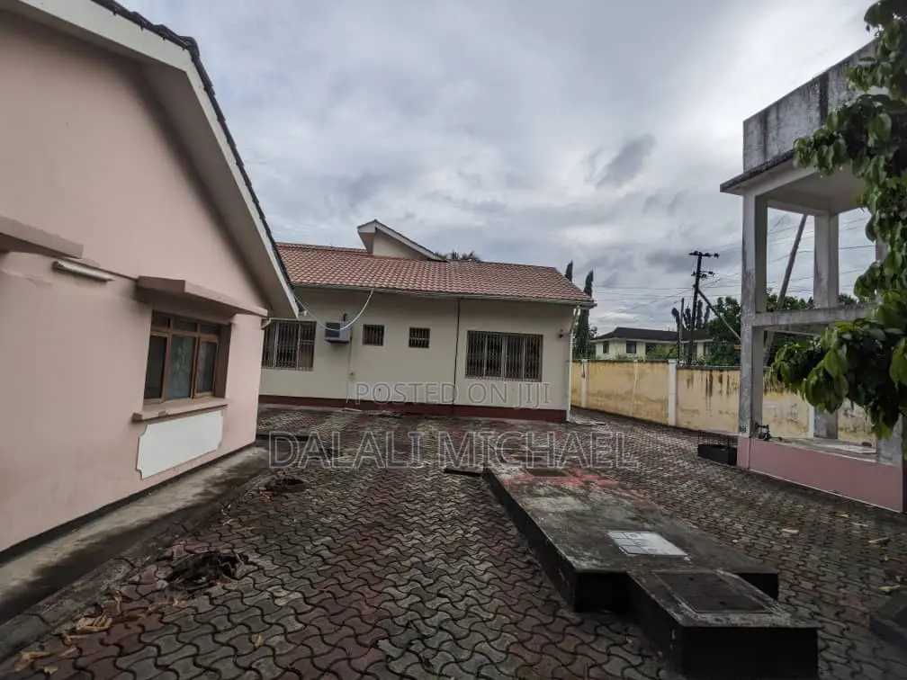 4bdrm House in Mikocheni for rent