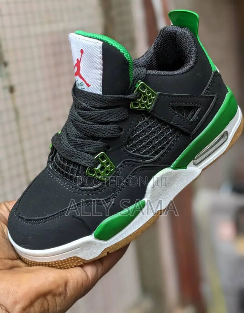 Kids Sneakers Jordan4 Black
