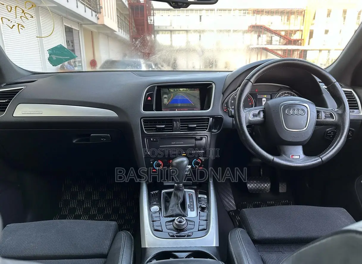 Audi Q5 2010 Black