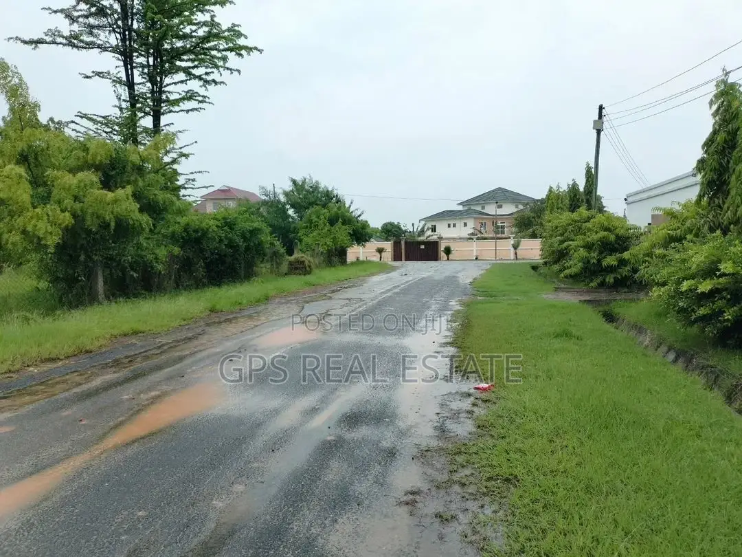 Plot on Sale at Ununio Beach