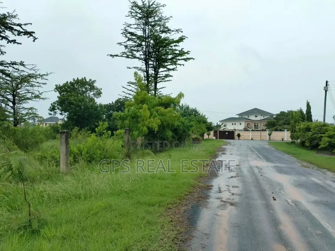 Plot on Sale at Ununio Beach