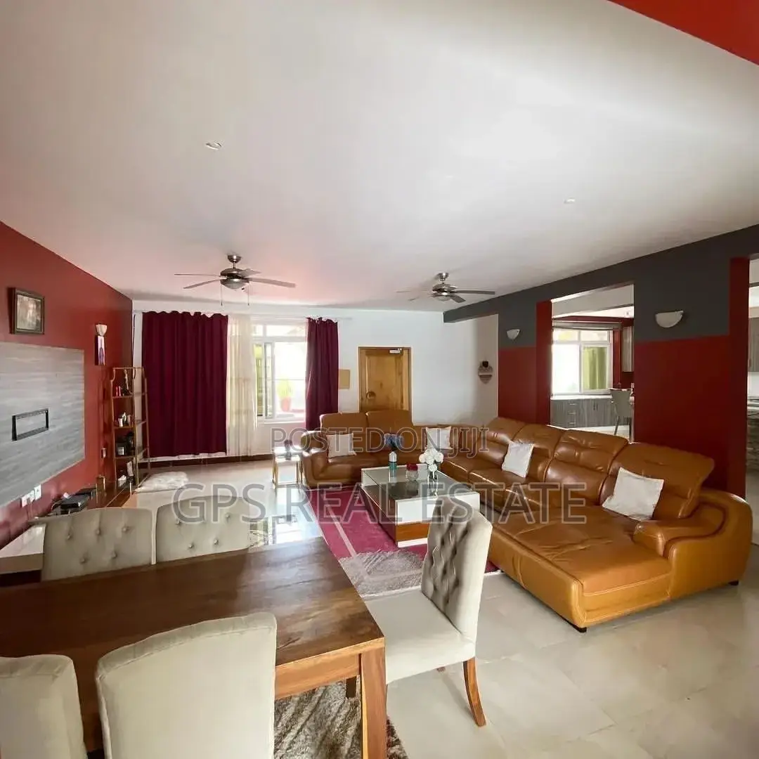 7bdrm House in Mbweni, Kinondoni for sale