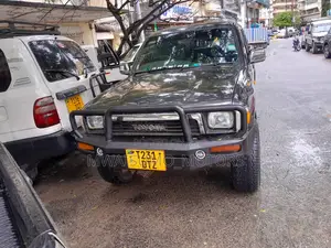 Toyota Hilux 2001 Gray
