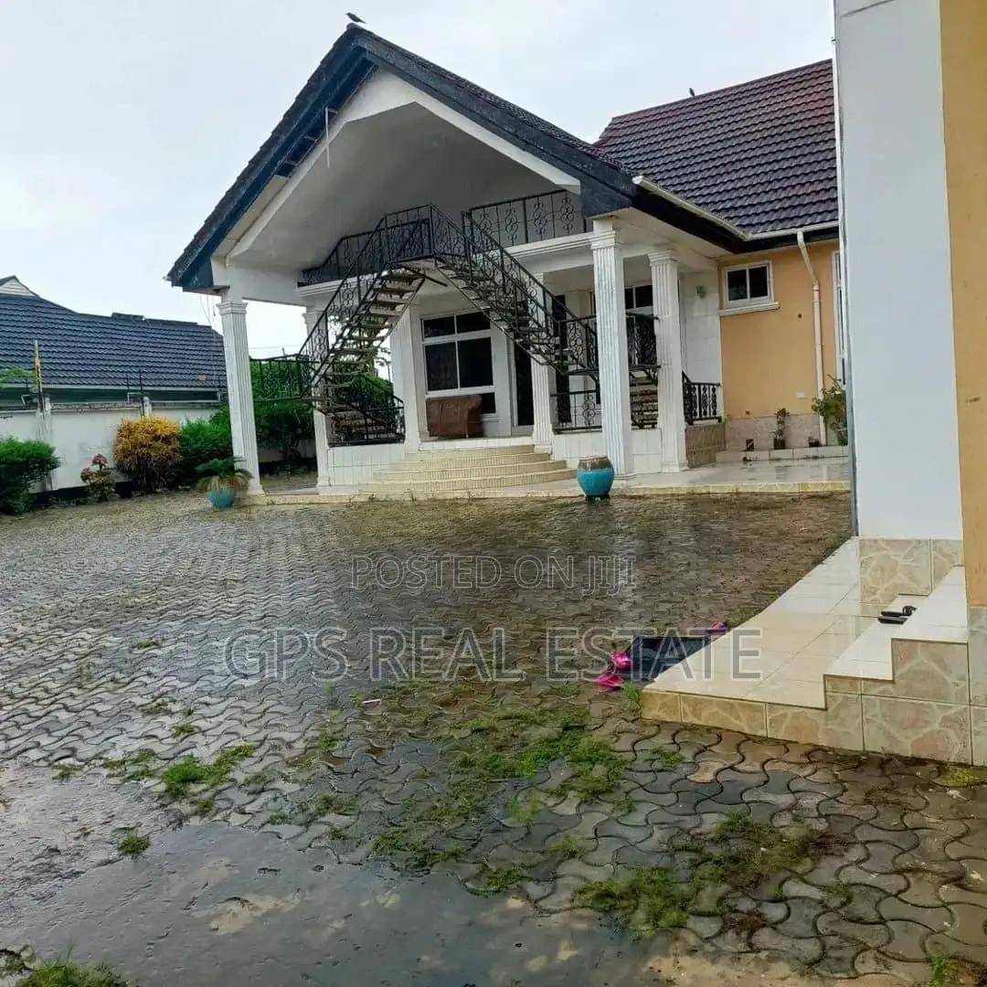 6bdrm House in Tegeta Wazo, Kinondoni for sale