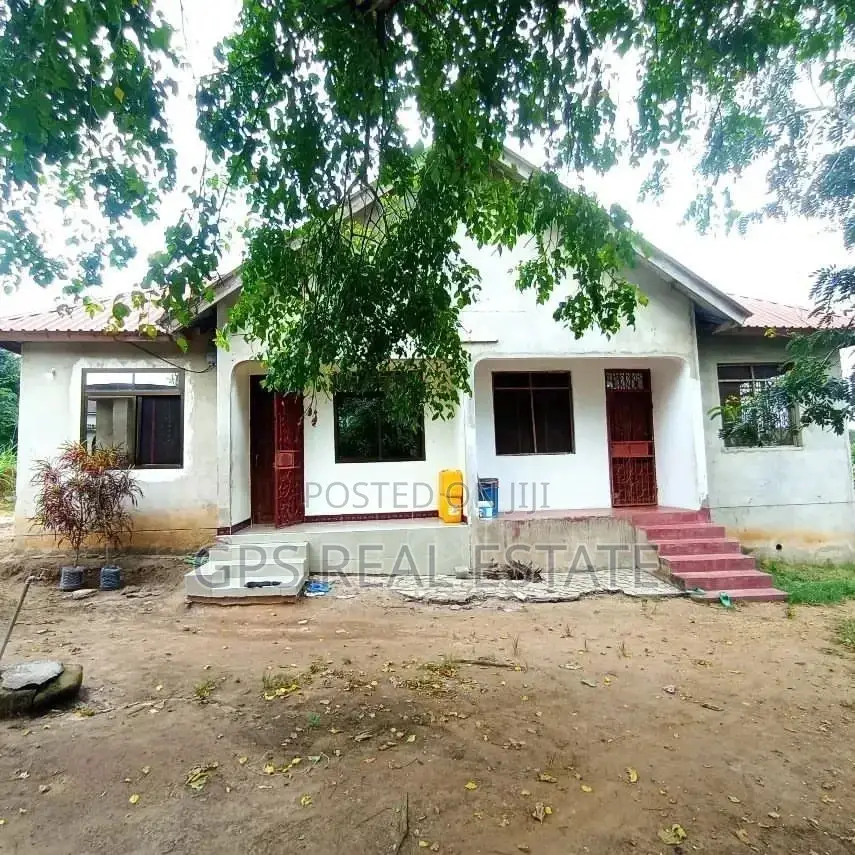 4bdrm Apartment in Kibamba Kwa Mangi, Kinondoni for sale