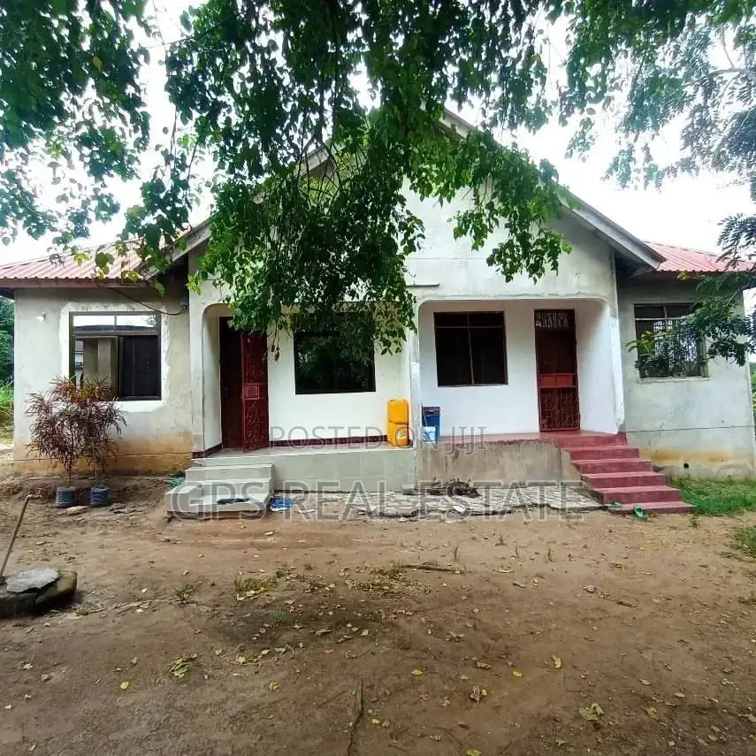 4bdrm Apartment in Kibamba Kwa Mangi, Kinondoni for sale