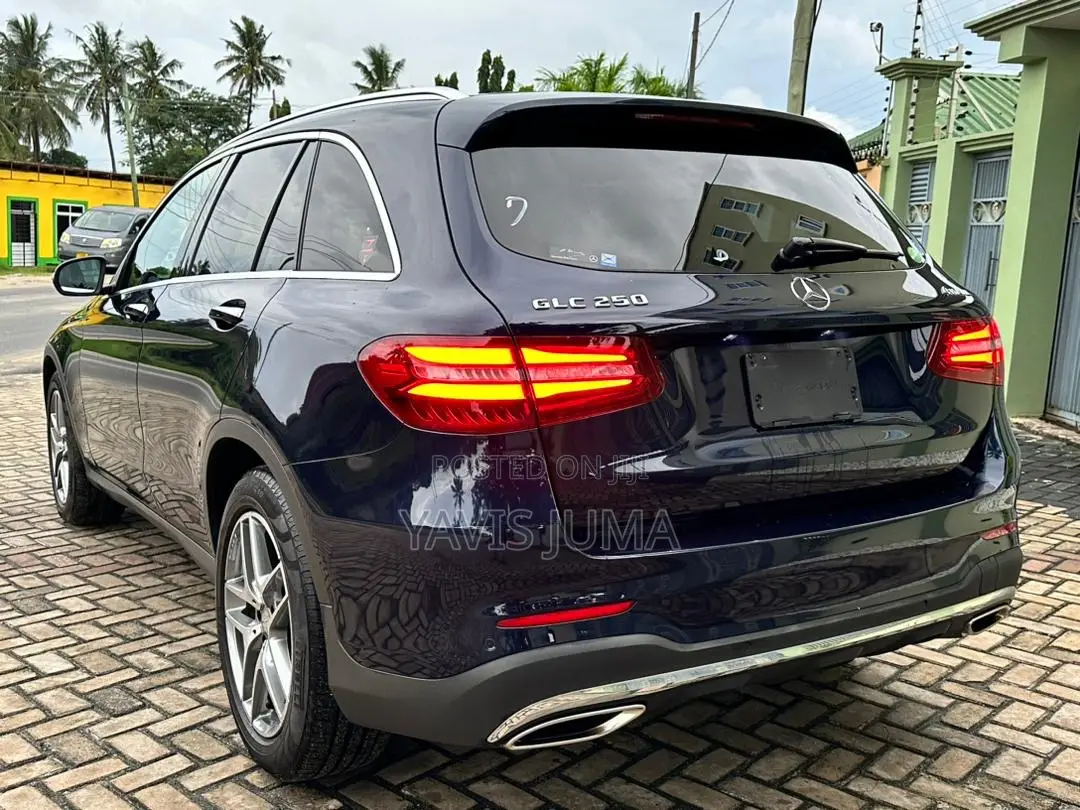 Mercedes-Benz GLC-Class 2017 Blue