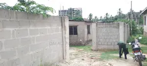 Eneo Lenye Ukubwa Wa SQMT 1000 Linauzwa ML 65 Lipo Salasala