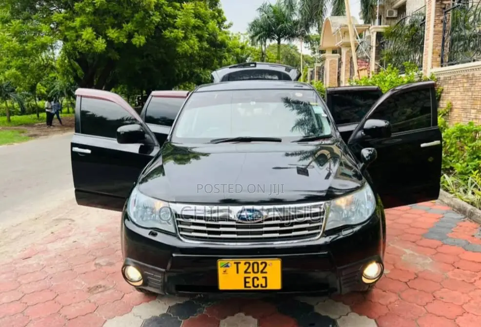 Subaru Forester 2010 Black