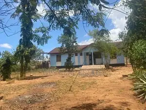 A Houseee For Sale