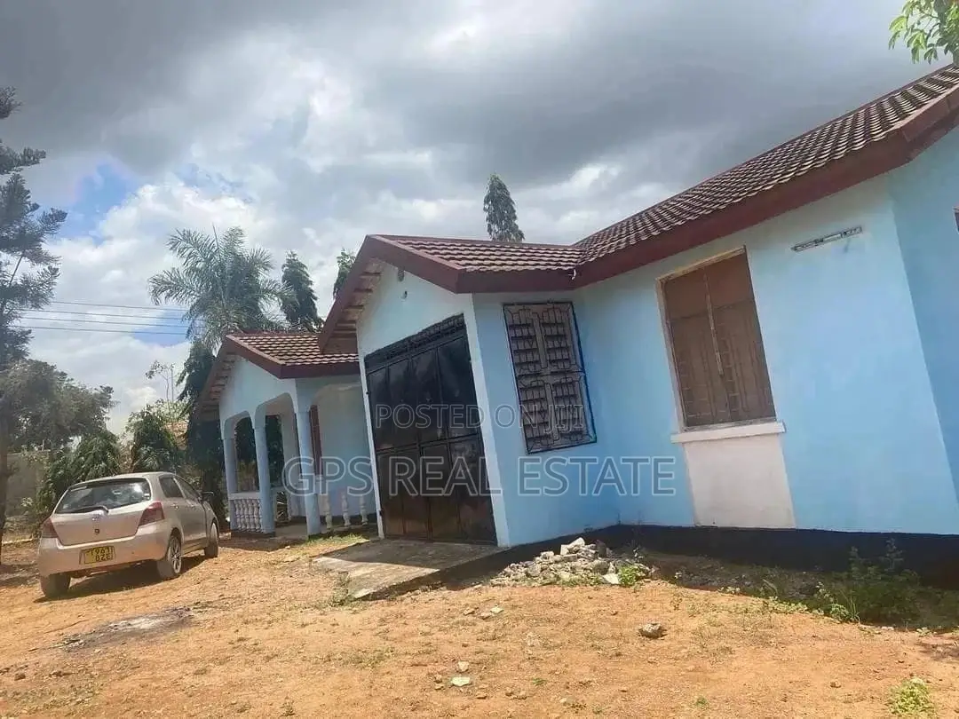 A Houseee For Sale
