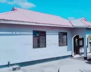 5bdrm Apartment in Pugu Kajiungeni, Mbezi Beach for sale