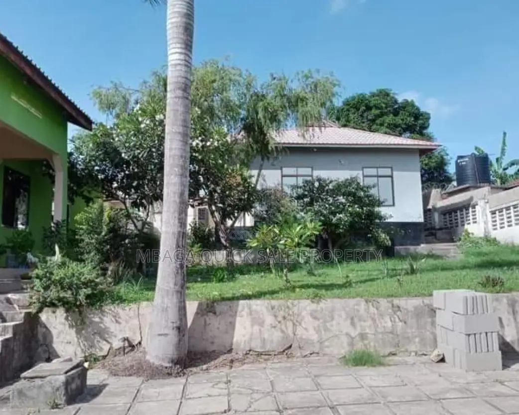 5bdrm Apartment in Pugu Kajiungeni, Mbezi Beach for sale
