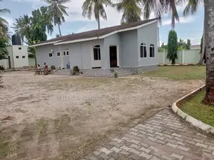 4bdrm House in Bahari Beach, Kunduchi for sale