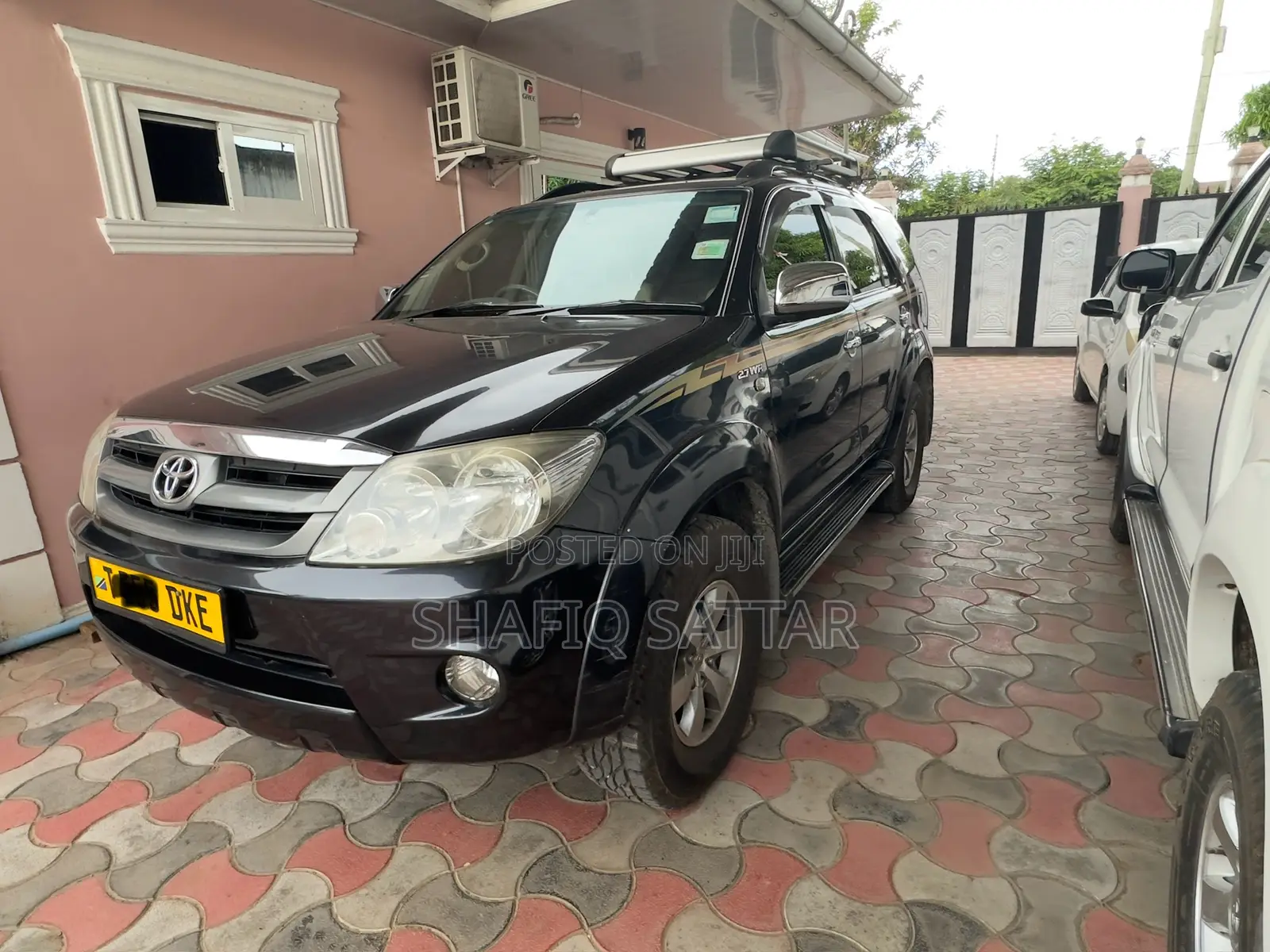 Toyota Fortuner 2.7 RWD 2007 Black