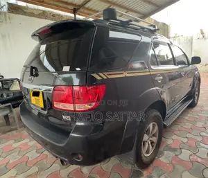 Toyota Fortuner 2.7 RWD 2007 Black