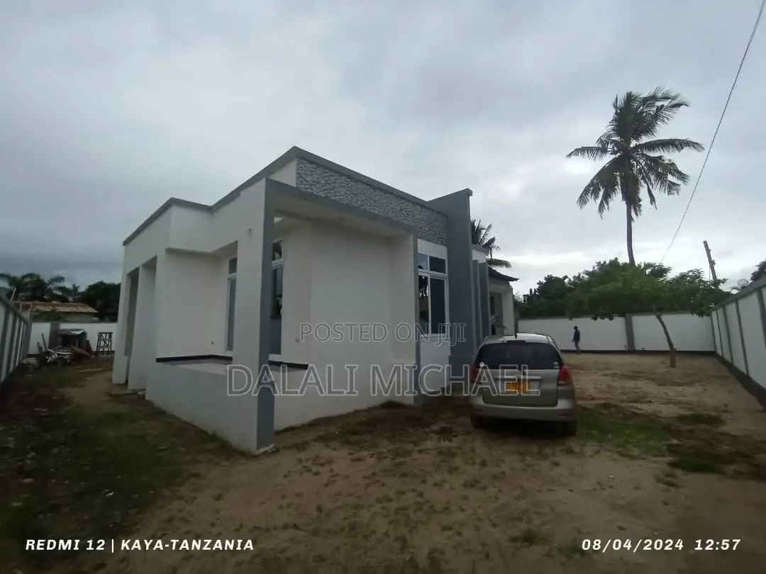 4bdrm House in Mbezibeach for sale