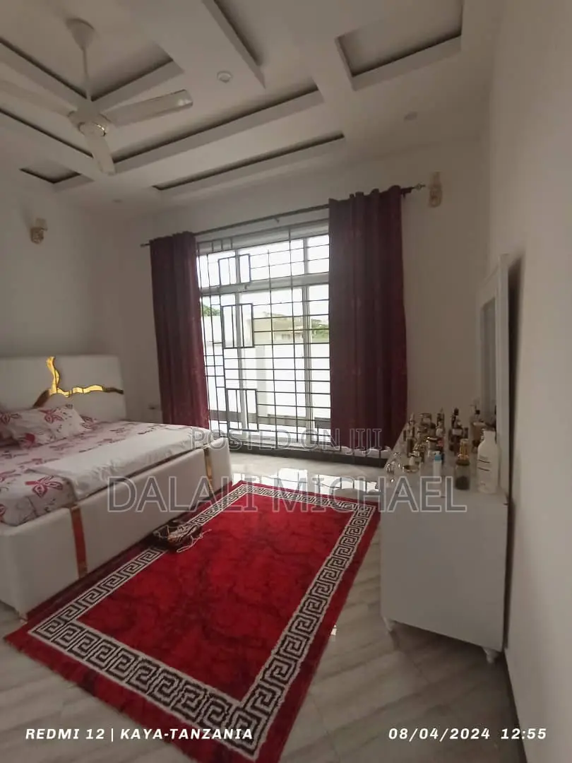 4bdrm House in Mbezibeach for sale