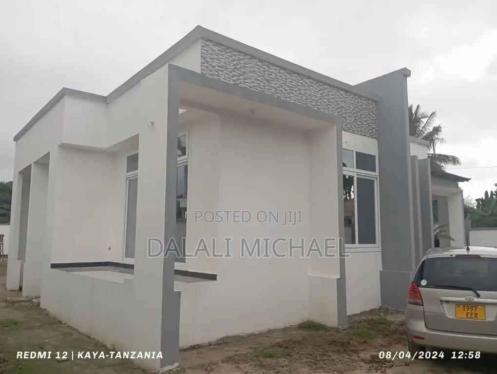 4bdrm House in Mbezibeach for sale