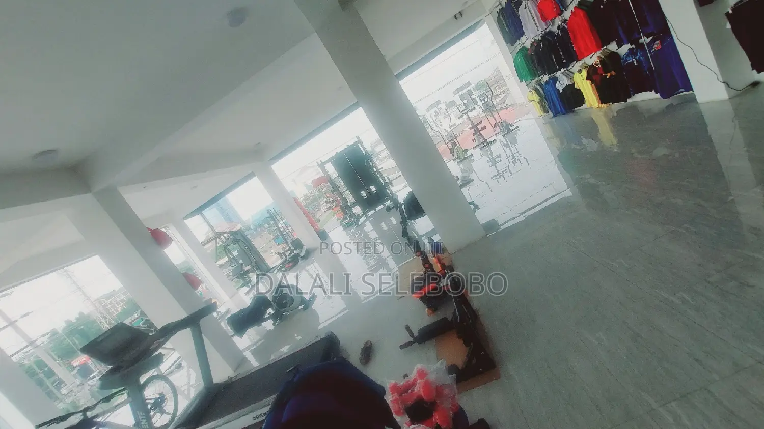 Office Space Kubwa Sana Flow 2 Inatizama Lami