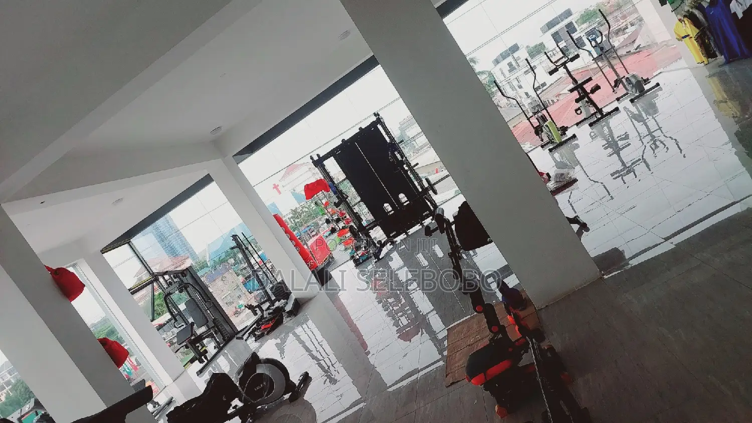 Office Space Kubwa Sana Flow 2 Inatizama Lami