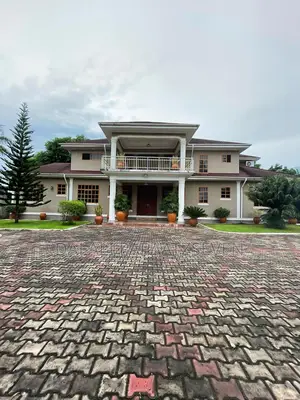 5bdrm House in Dalalipapaatzseven, Bunju for sale