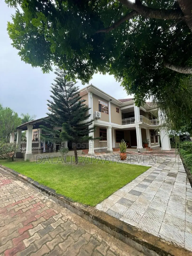5bdrm House in Dalalipapaatzseven, Bunju for sale