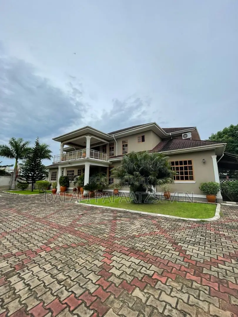 5bdrm House in Dalalipapaatzseven, Bunju for sale