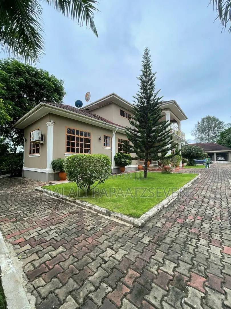 5bdrm House in Dalalipapaatzseven, Bunju for sale