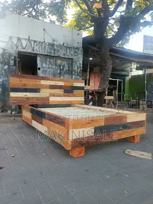 Kitanda Kizuri Sana Cha Pallet