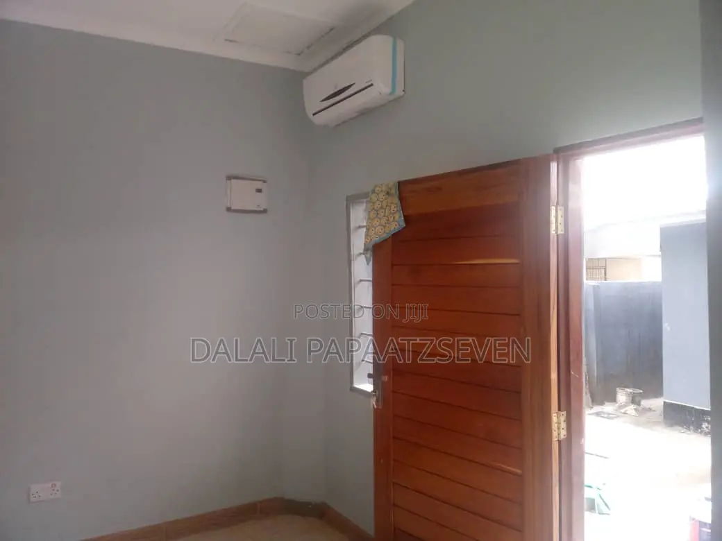 1bdrm Apartment in Dalalipapaatzseven, Kariakoo for rent