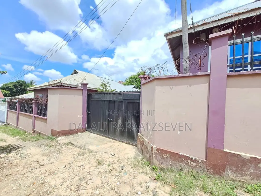 2bdrm Apartment in Dalalipapaatzseven, Kimara for rent