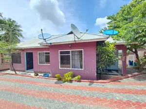 2bdrm Apartment in Dalalipapaatzseven, Kimara for rent