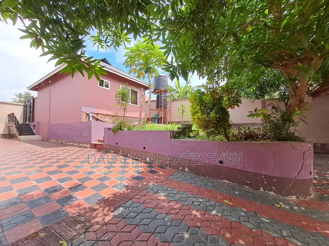 2bdrm Apartment in Dalalipapaatzseven, Kimara for rent