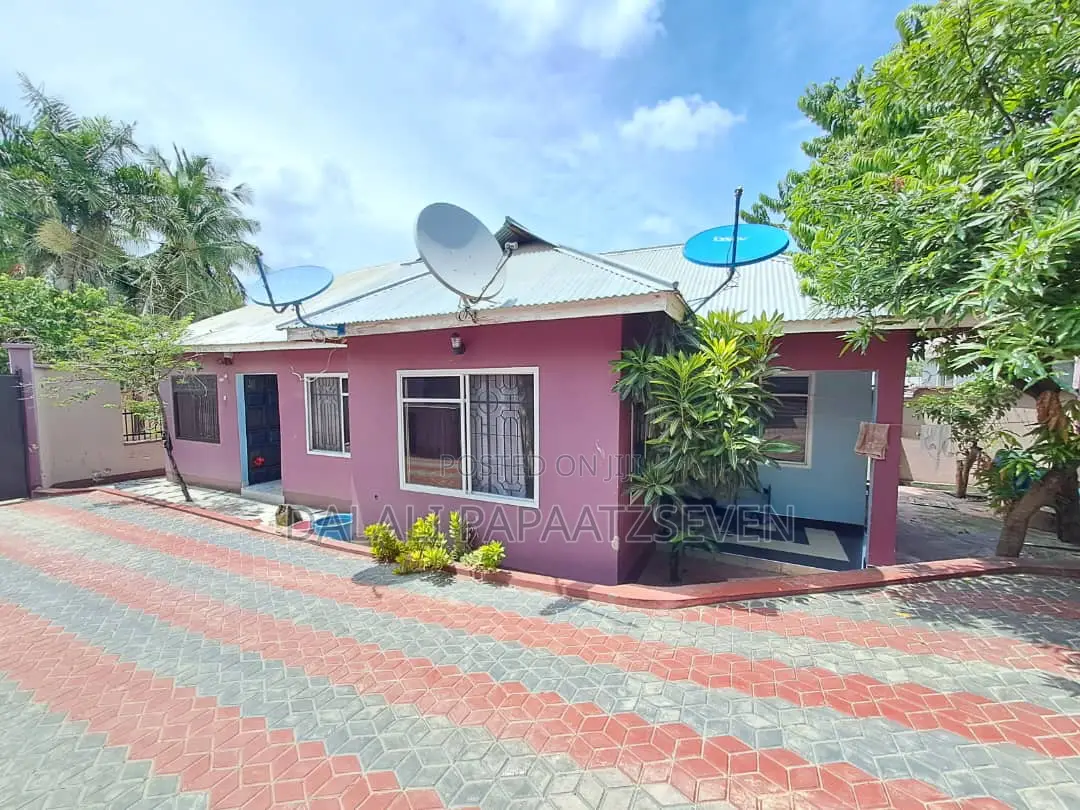 2bdrm Apartment in Dalalipapaatzseven, Kimara for rent