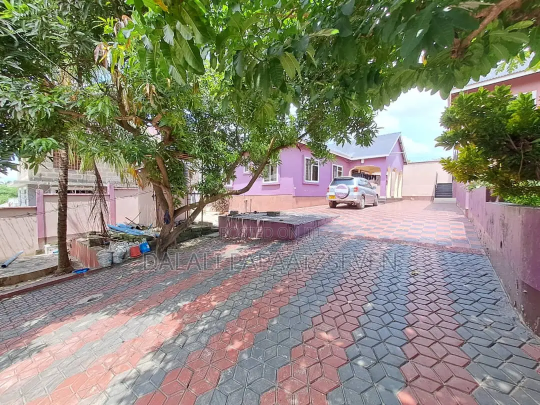 2bdrm Apartment in Dalalipapaatzseven, Kimara for rent