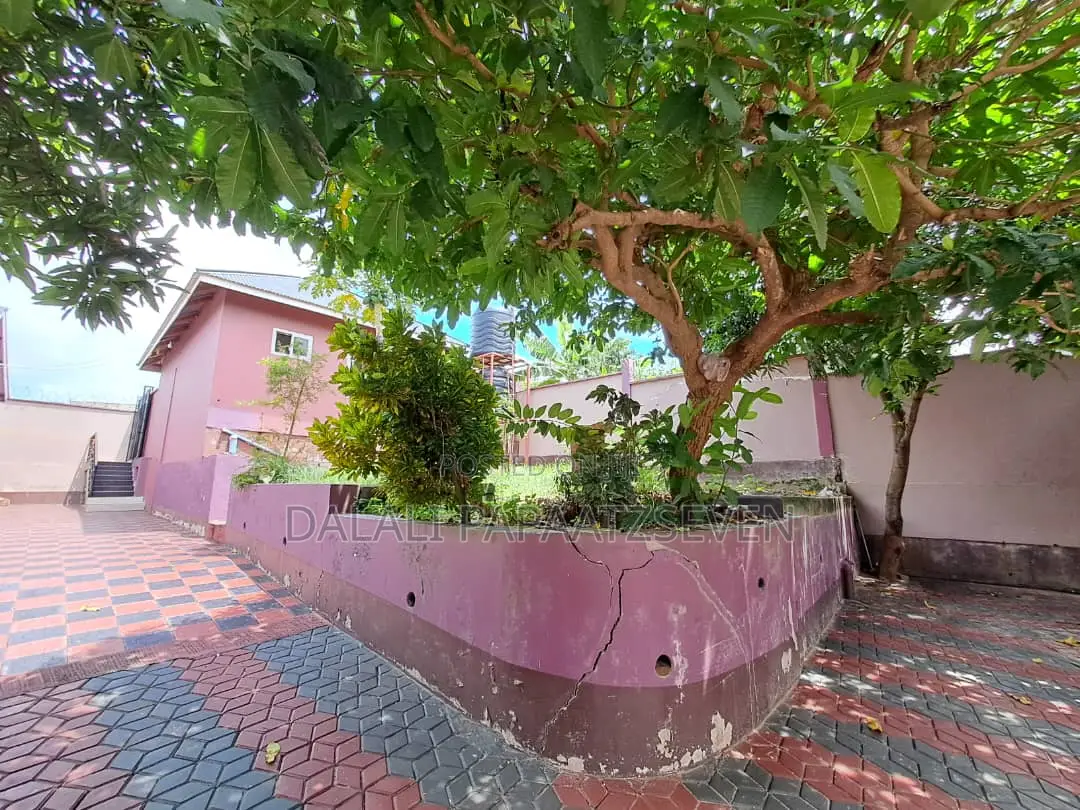 2bdrm Apartment in Dalalipapaatzseven, Kimara for rent