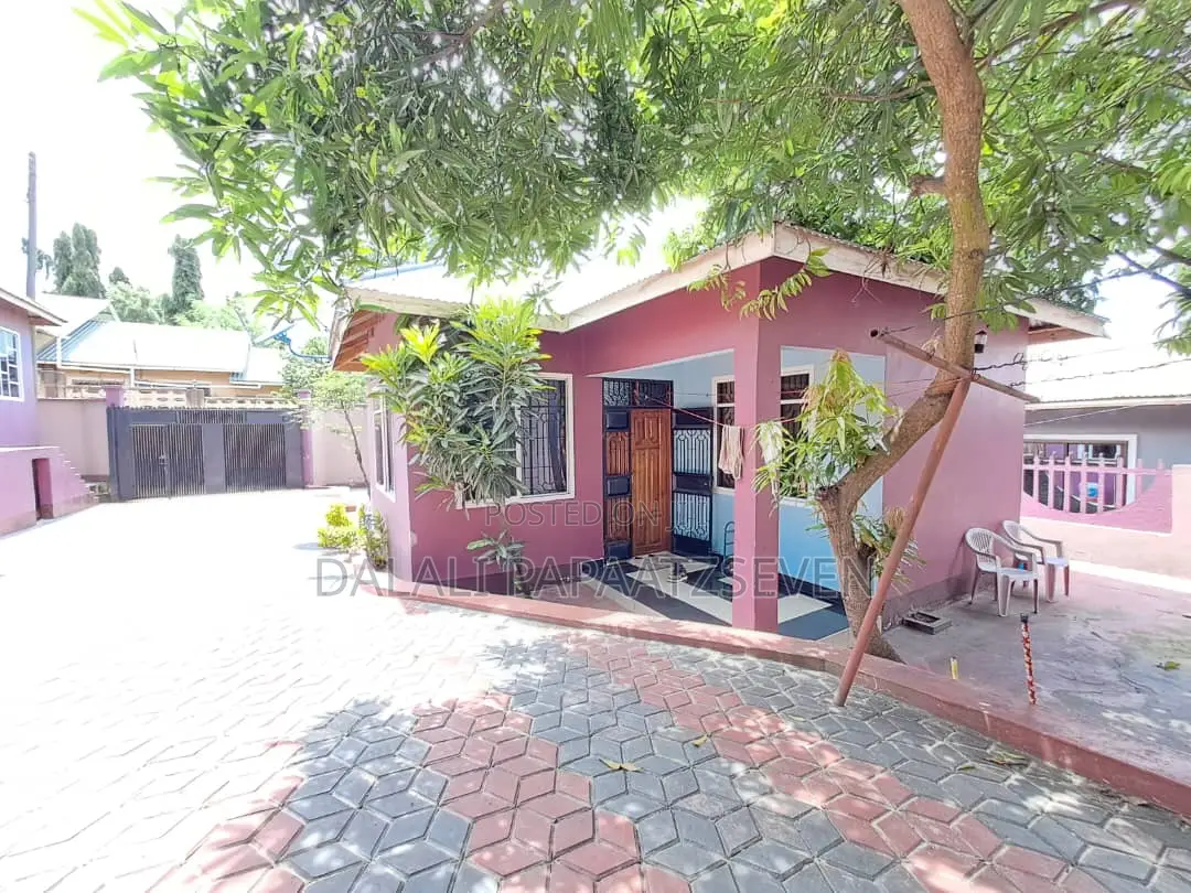 2bdrm Apartment in Dalalipapaatzseven, Kimara for rent