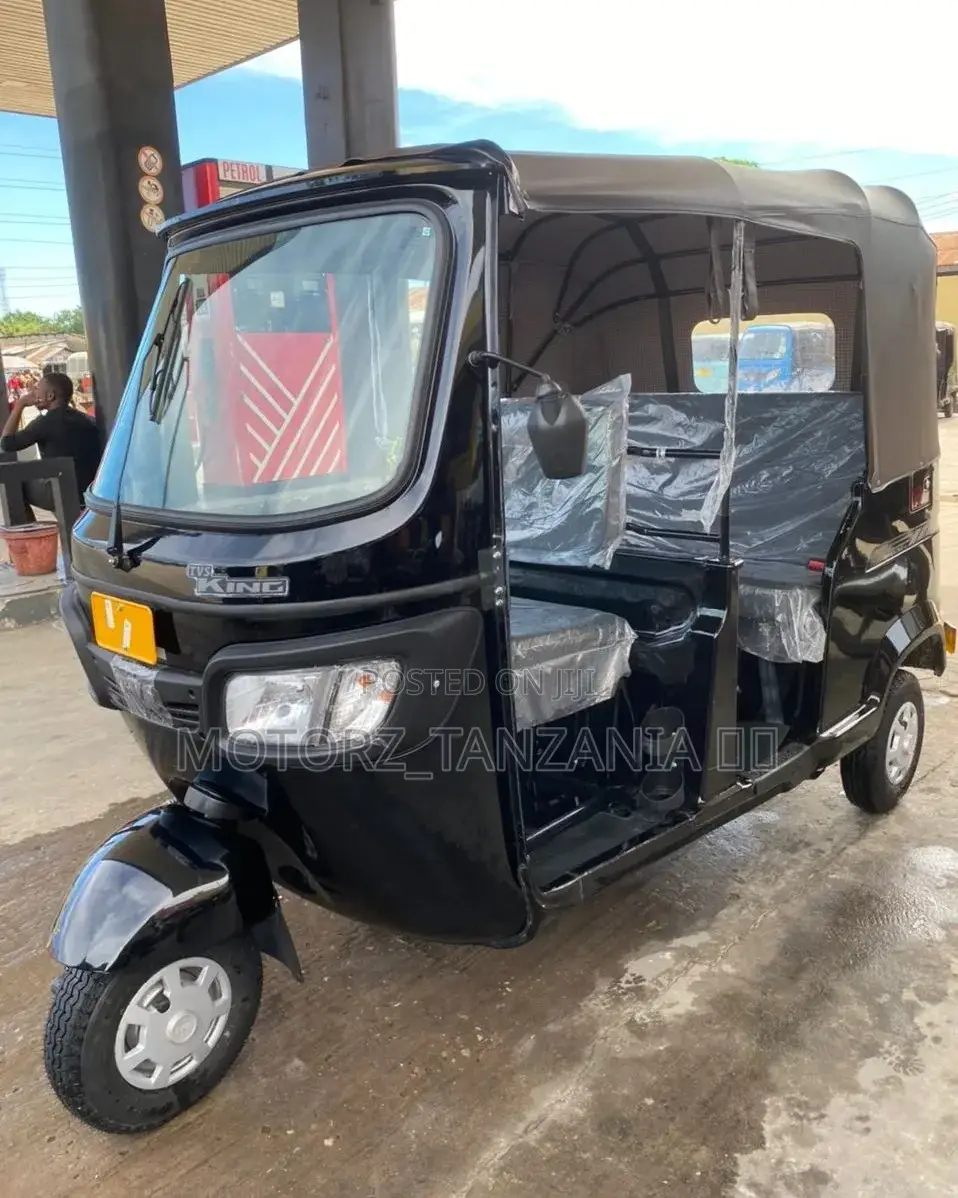 New Bajaj Avenger 200 2024 Black