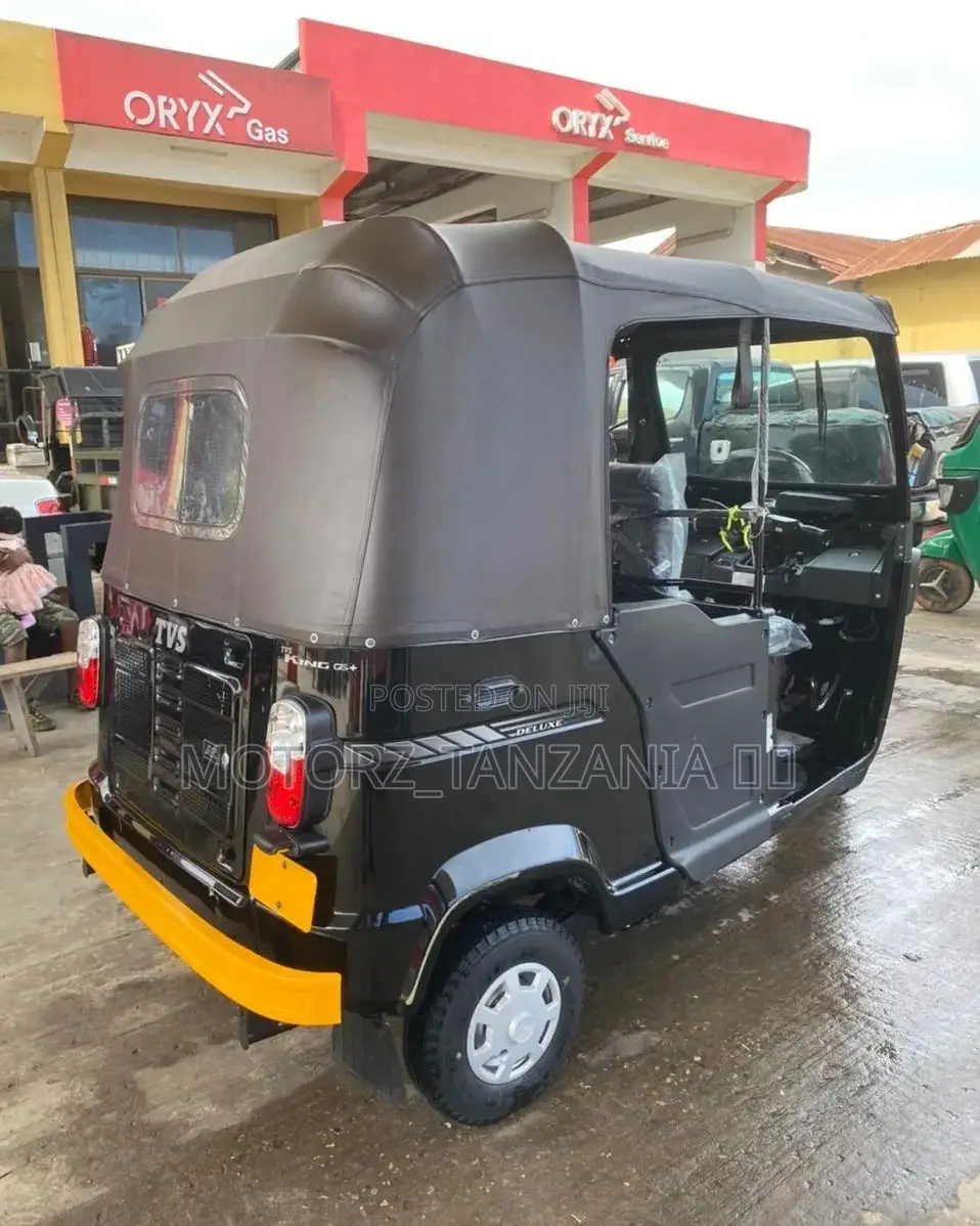 New Bajaj Avenger 200 2024 Black