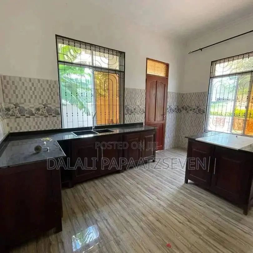 3bdrm House in Dalalipapaatzseven, Kinondoni for rent