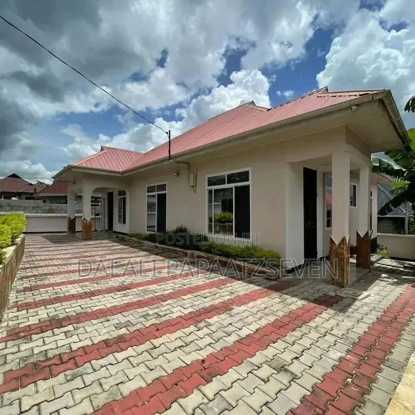 3bdrm House in Dalalipapaatzseven, Kinondoni for rent
